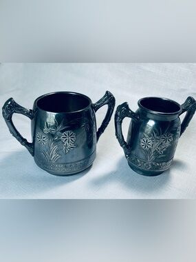 Vintage quadruple F.B. Rogers 1200 Suger & Creamer Set -
Ornate Floral